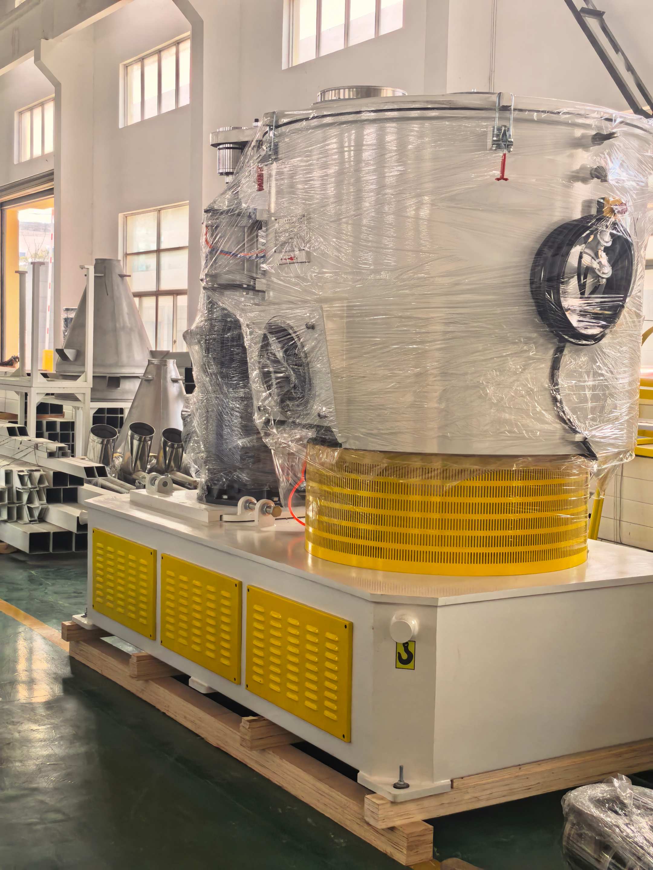 China Vacuum Loader: Key Features and Industrial Applications